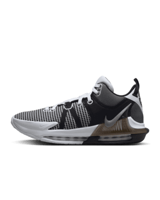 LeBron Witness 7 Basketball Shoes. Nike